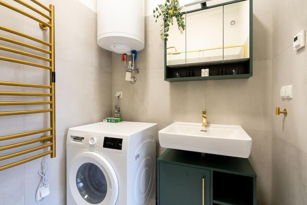 Vogue 2br Suite, Near Pulse By Hm Wien